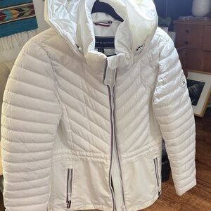 Tommy Hilfiger White Quilted Hooded Puffer Jacket with Trim